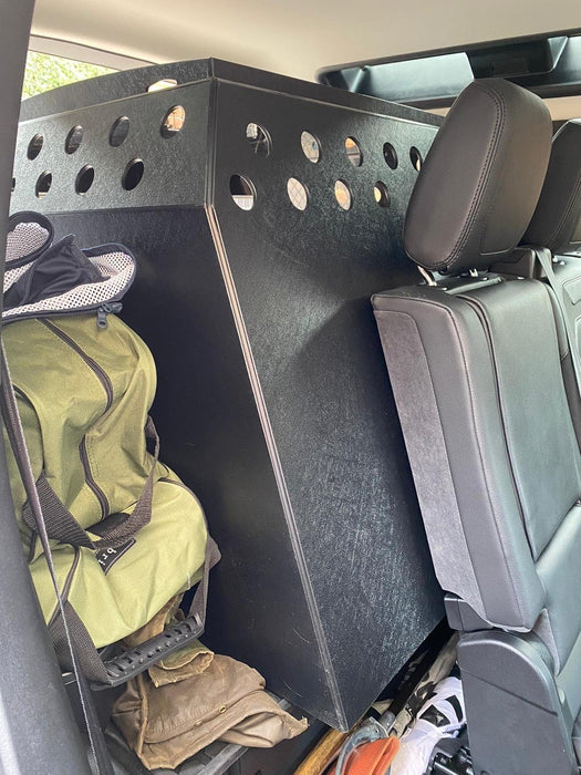 Land Rover Defender - 2020 - Dog Car Travel Crate DT Box DT BOXES