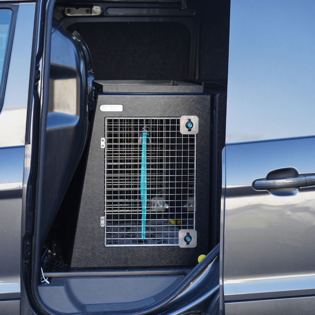 DT 570 Dog Travel Crate Side Door Van — DT BOXES