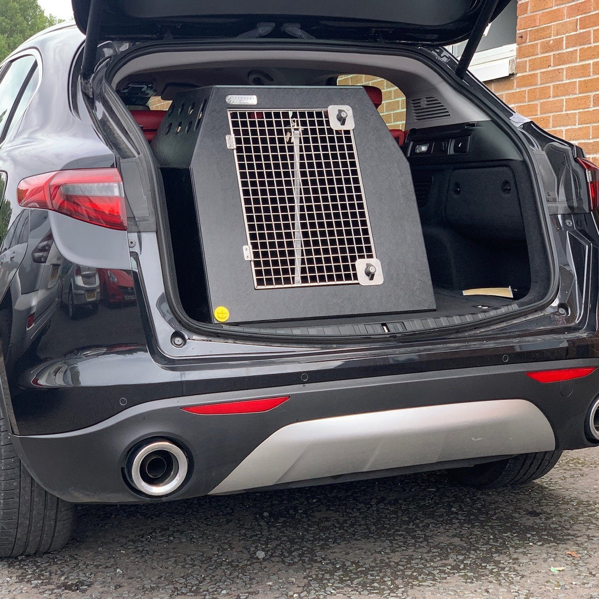 Alpha Romeo Box Alpha Romeo Stelvio Dog Car Transport Box for Sale — DT BOXES