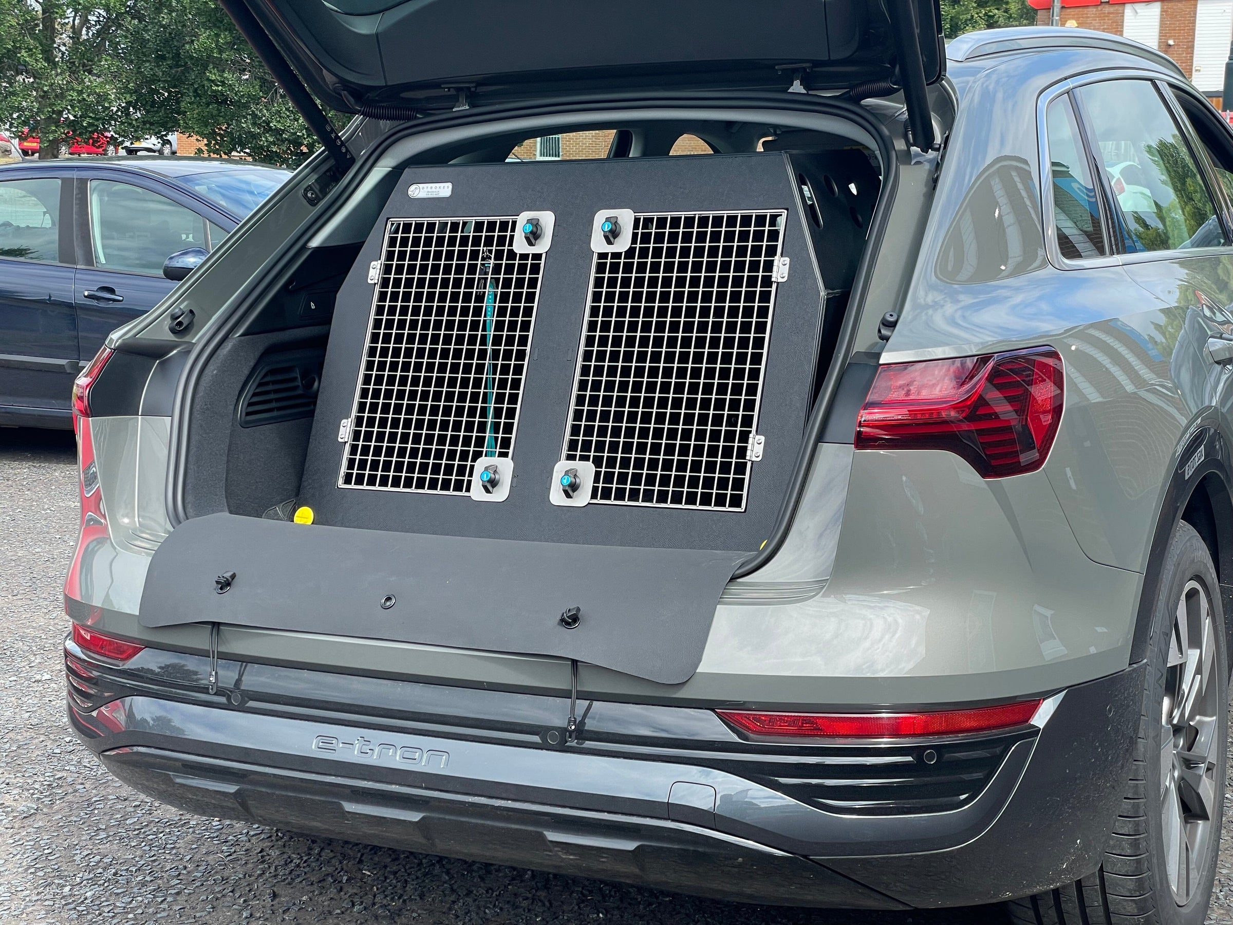 Audi Q8 Etron | 2018 - Present | Dog Travel Crate | The DT 4 — DT BOXES