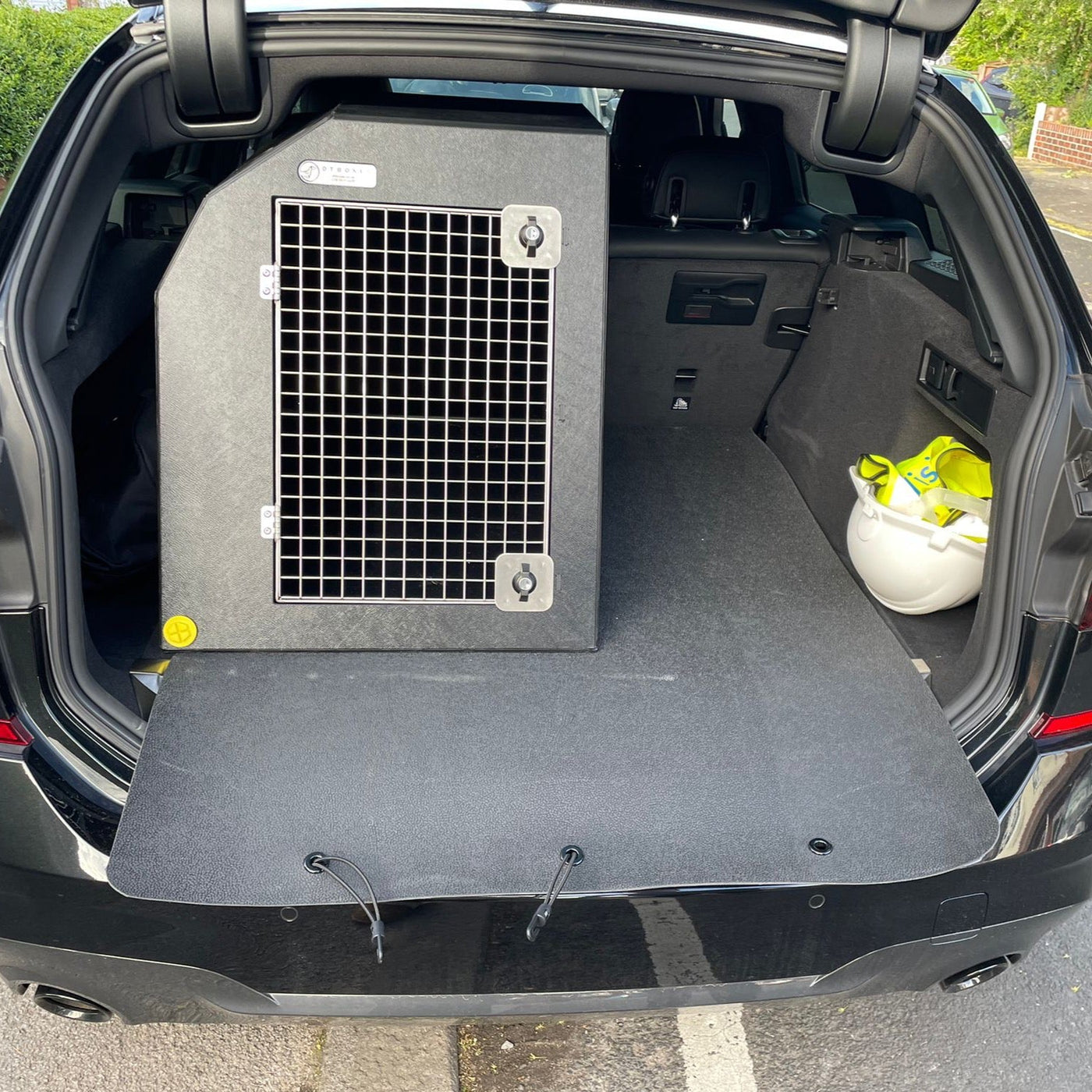 BMW 3 Series 330e Touring Dog Crate Travel Carrier For Sale — DT BOXES