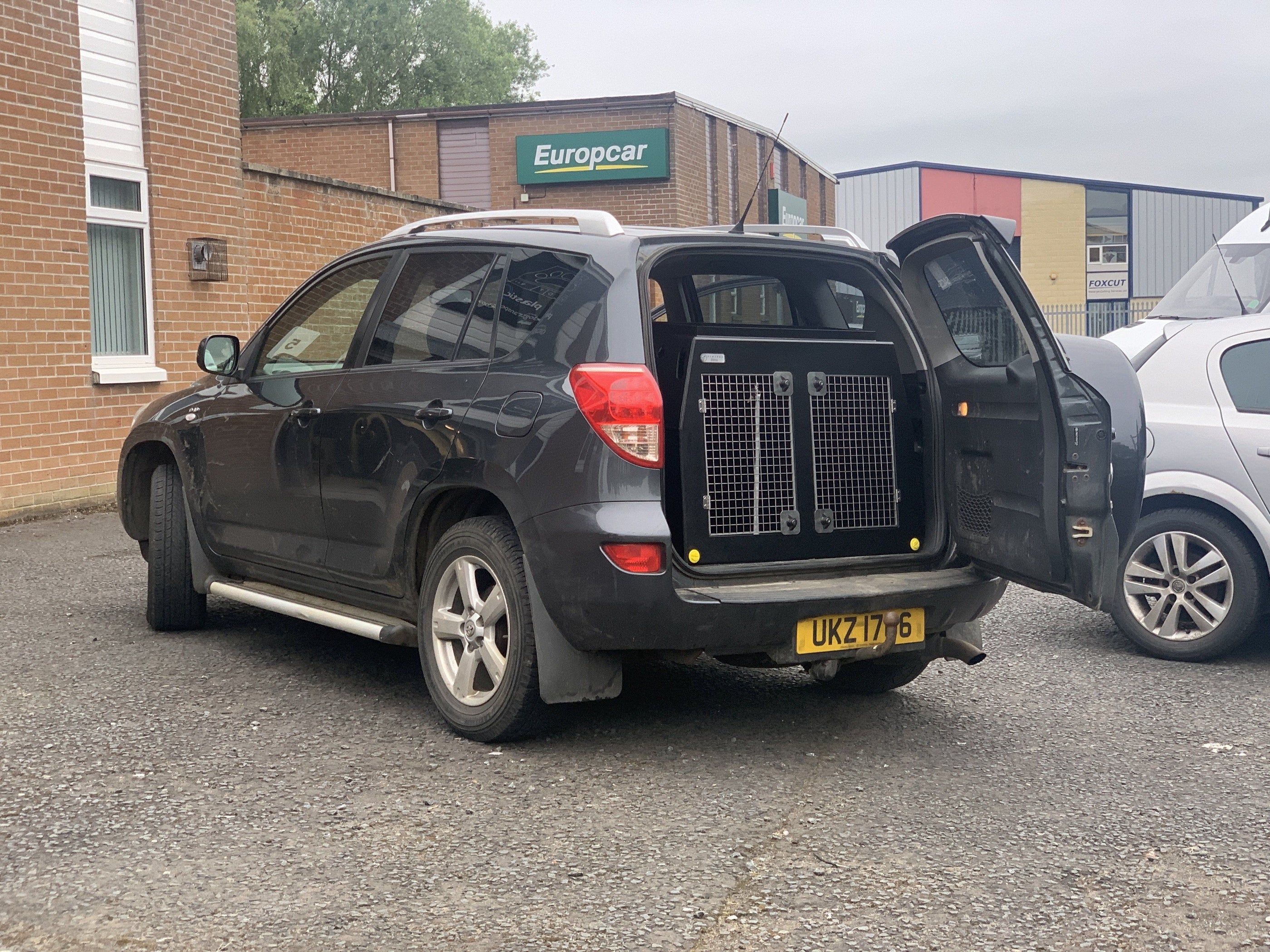 Dog Car Crate For Toyota RAV4 — DT BOXES