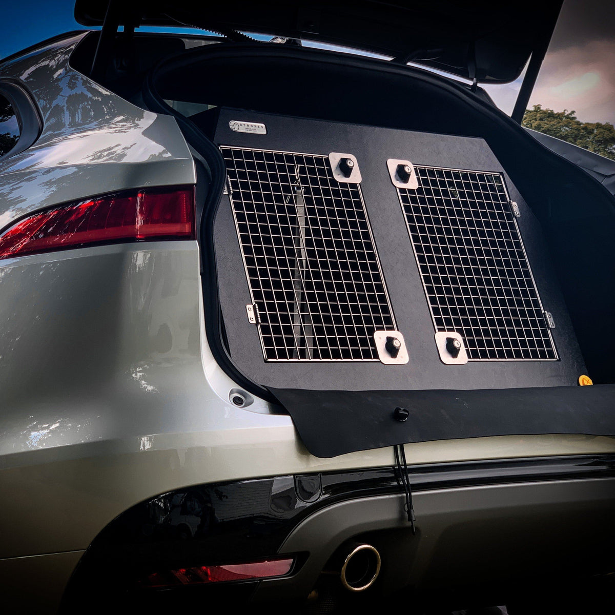 Dog Guard Jaguar Dog Accessories Jaguar XF Dog Guard (2015-2024)