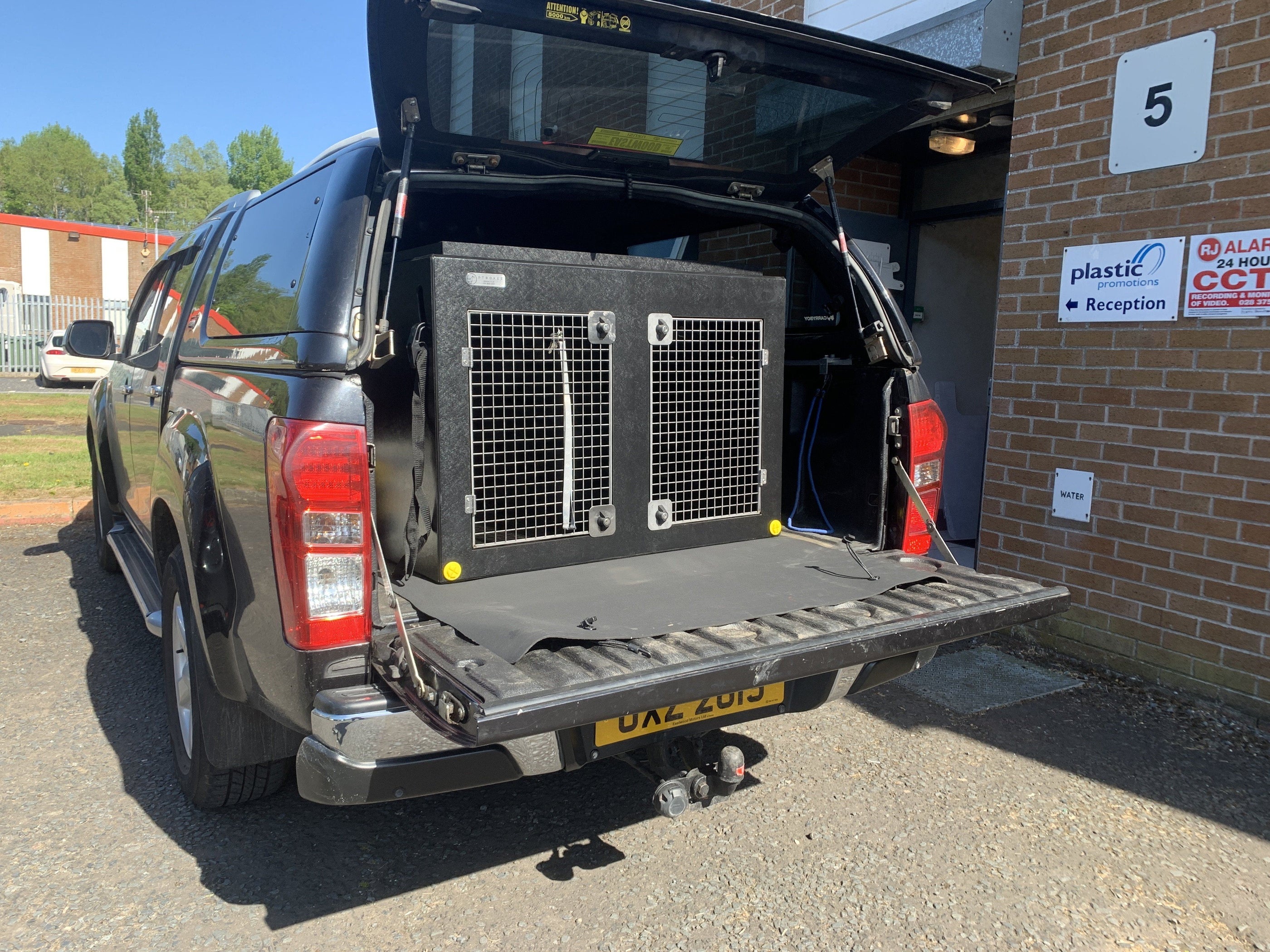 DT 1000L Dog Carrier For Pickup Trucks — DT BOXES