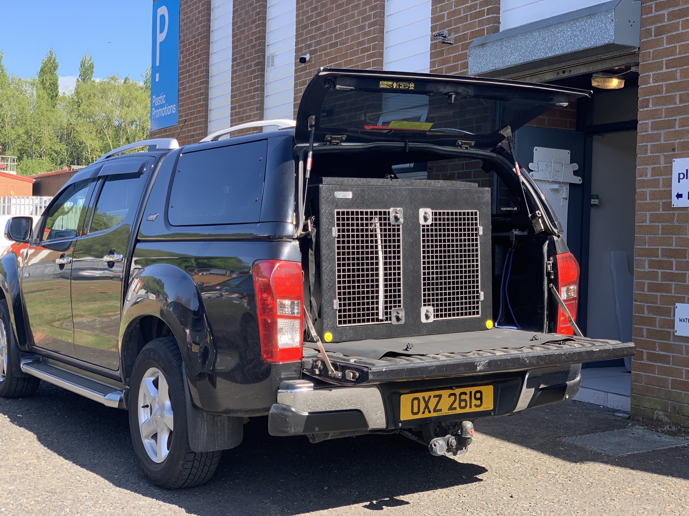 DT 1000L Dog Carrier For Pickup Trucks — DT BOXES
