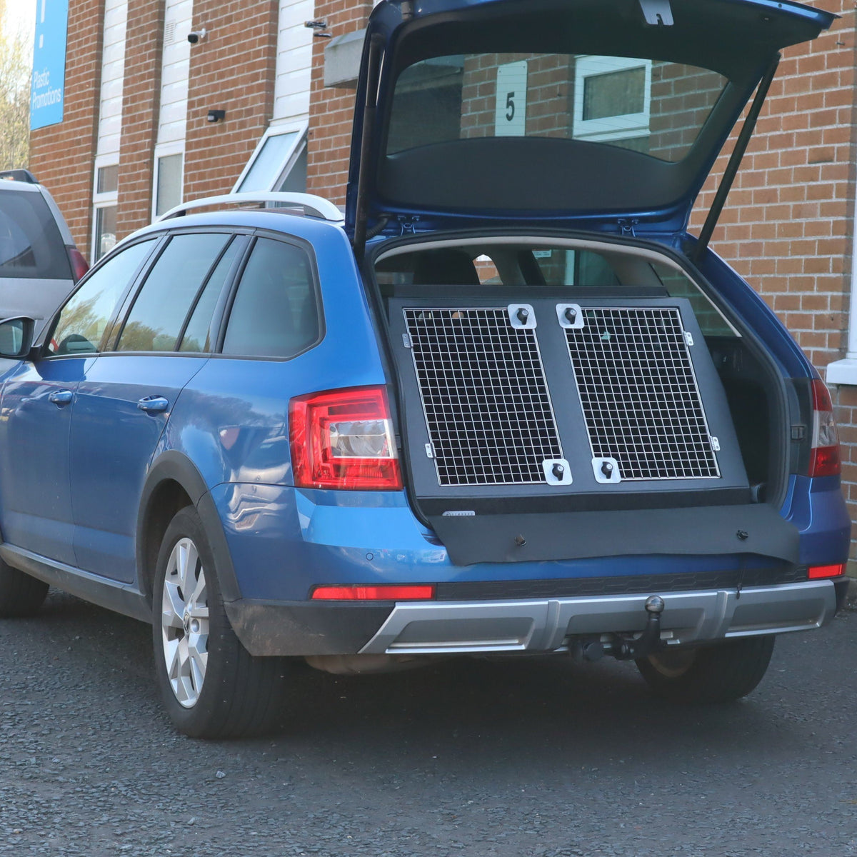 Dog crate for skoda octavia cheap estate