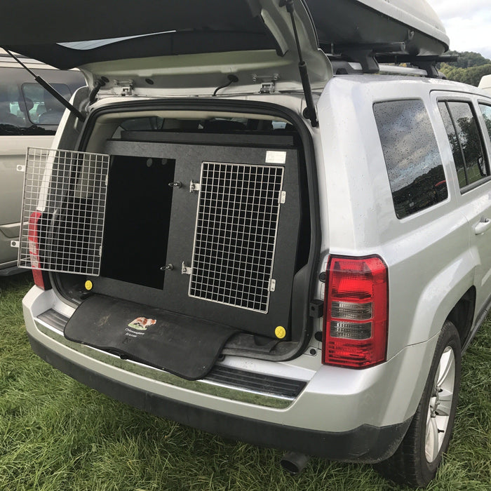Jeep Patriot (2007 - 2016) DT Box Dog Car Travel Crate - The DT 1 DT Box DT BOXES 