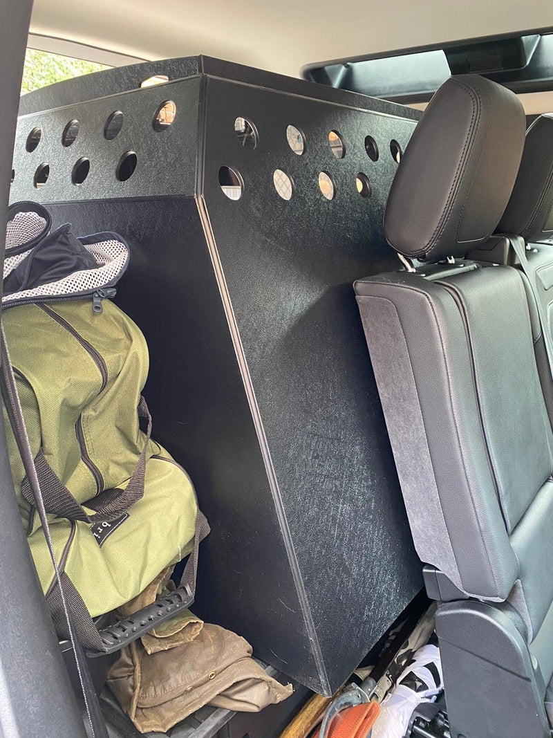 Land Rover Defender - 2020 - Dog Car Travel Crate DT Box DT BOXES 