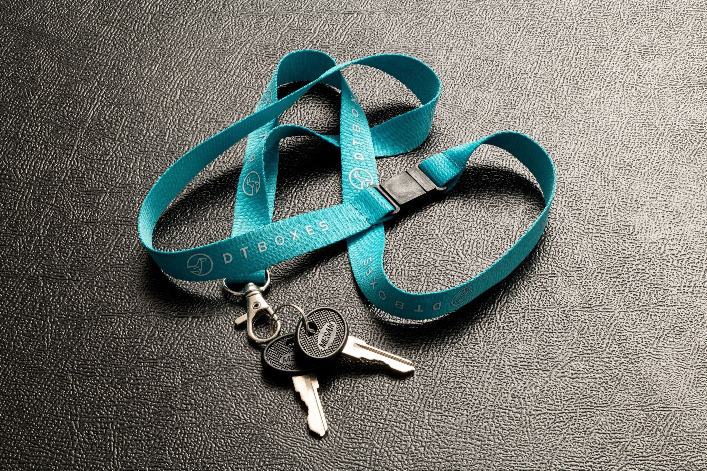 Land Rover Freelander 2 Dog Travel Crate The DT 1 — DT BOXES