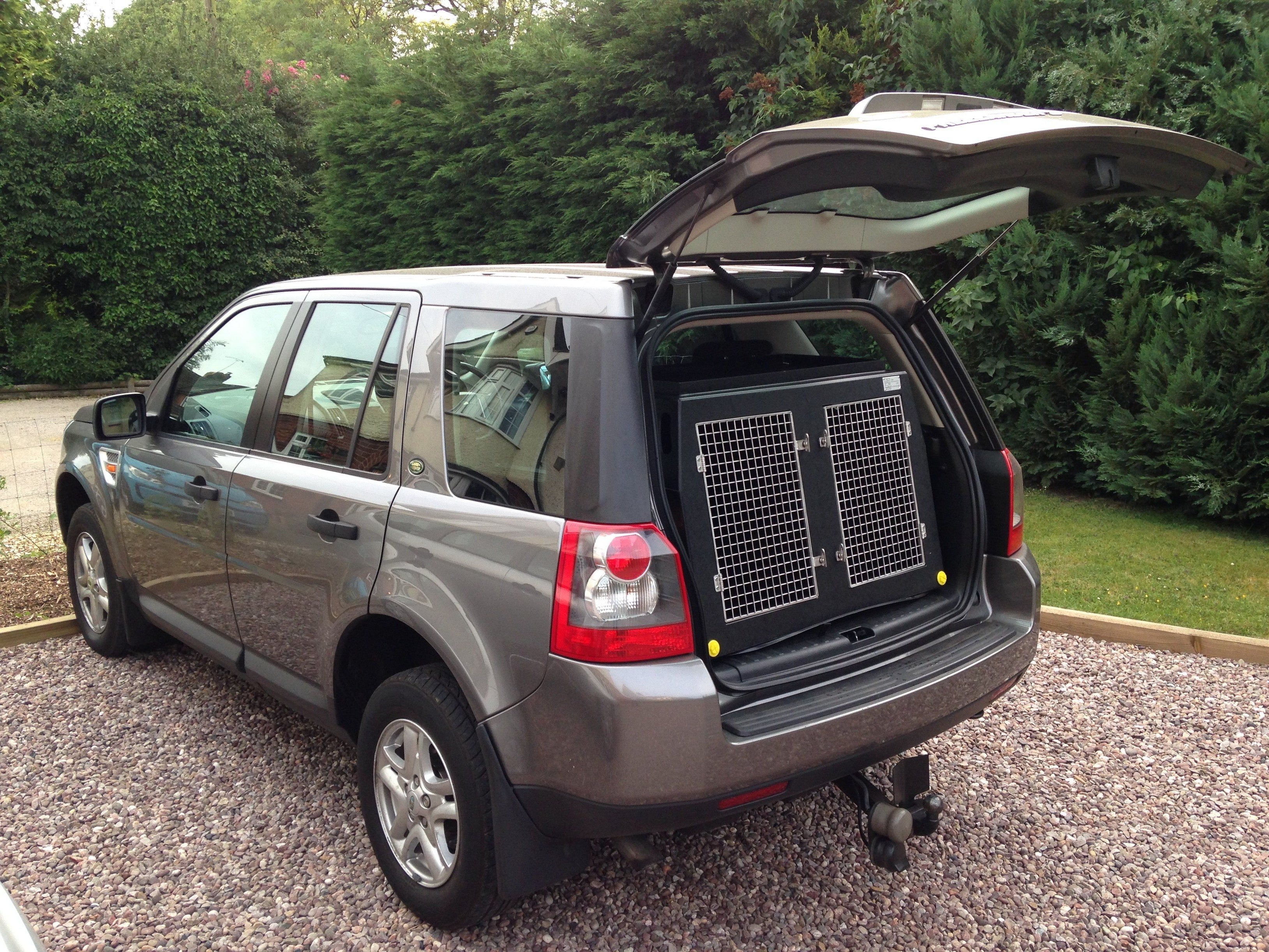 Land Rover Freelander 2 Dog Travel Crate The DT 1 — DT BOXES