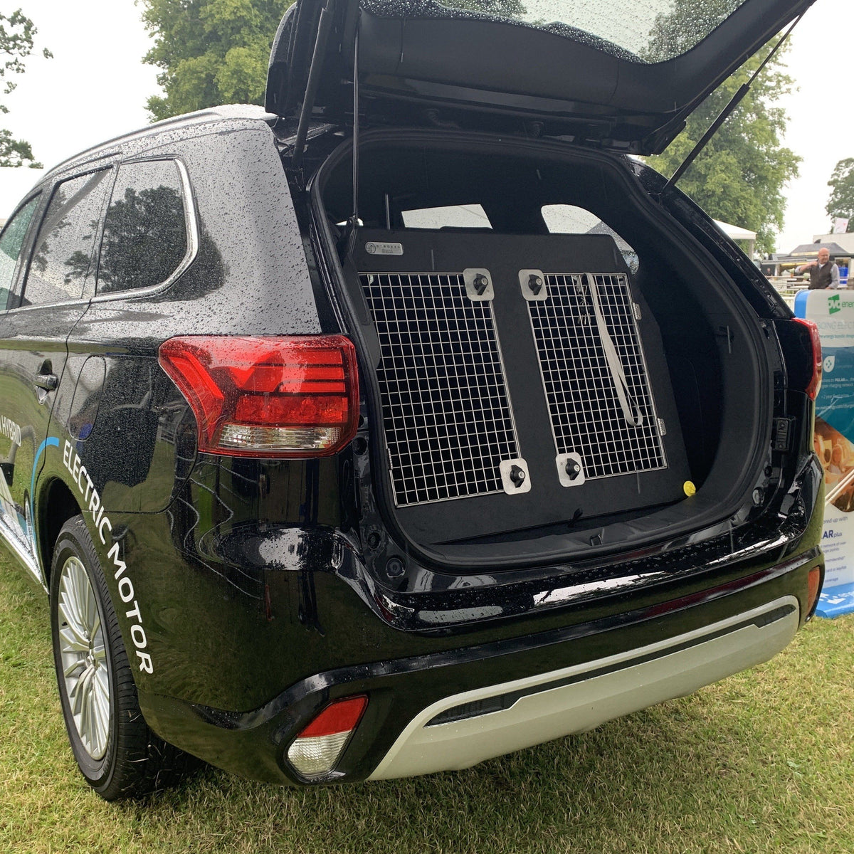 Dog guard clearance for mitsubishi outlander