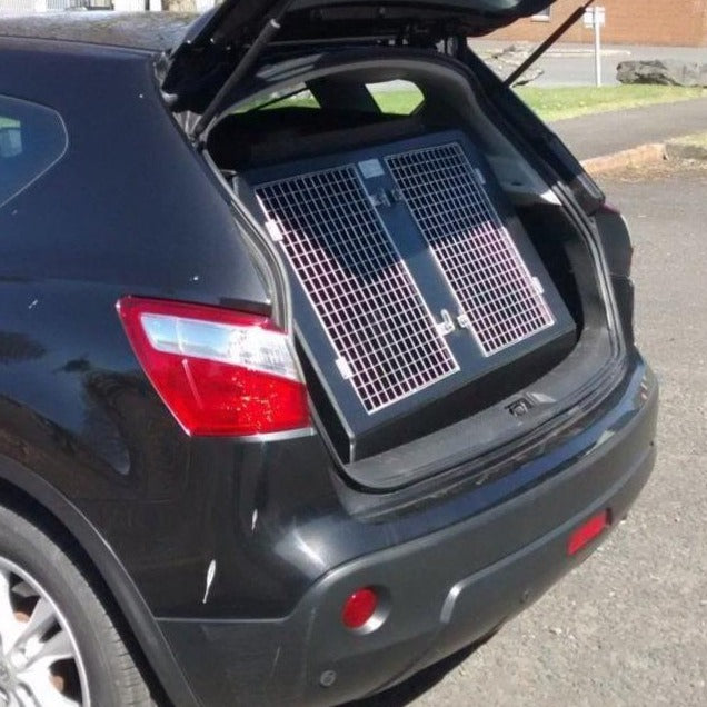 Nissan Qashqai Dog Car Crate - DT 10 — DT BOXES