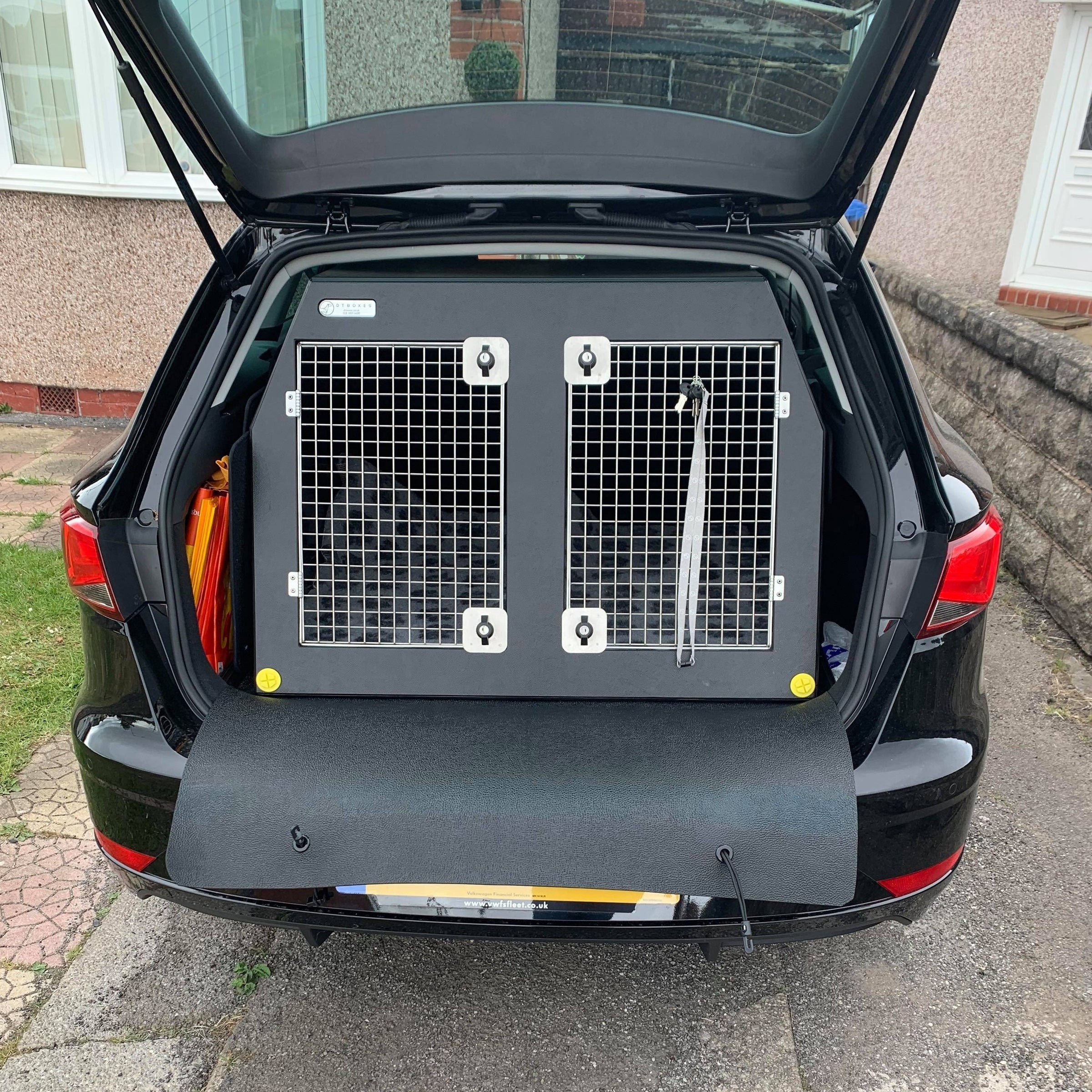 DT 4 Dog Car Transport Boxes for Sale — DT BOXES